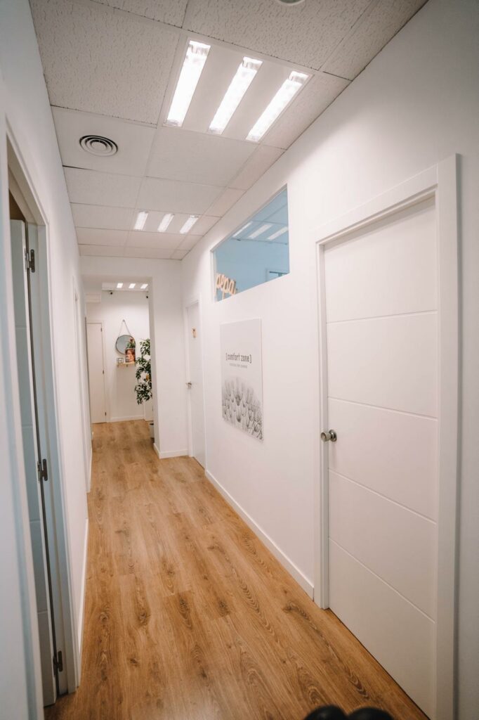 En Pepa Estética, centro de estética avanzada en Palma (Islas Baleares), trabajamos para ser un referente en el sector de la belleza y el bienestar. Apostamos por la innovación, la excelencia y una atención totalmente personalizada. Fusionamos tratamientos estéticos eficaces con una selección exclusiva de productos profesionales, logrando resultados visibles y una experiencia de cuidado única en cada visita.